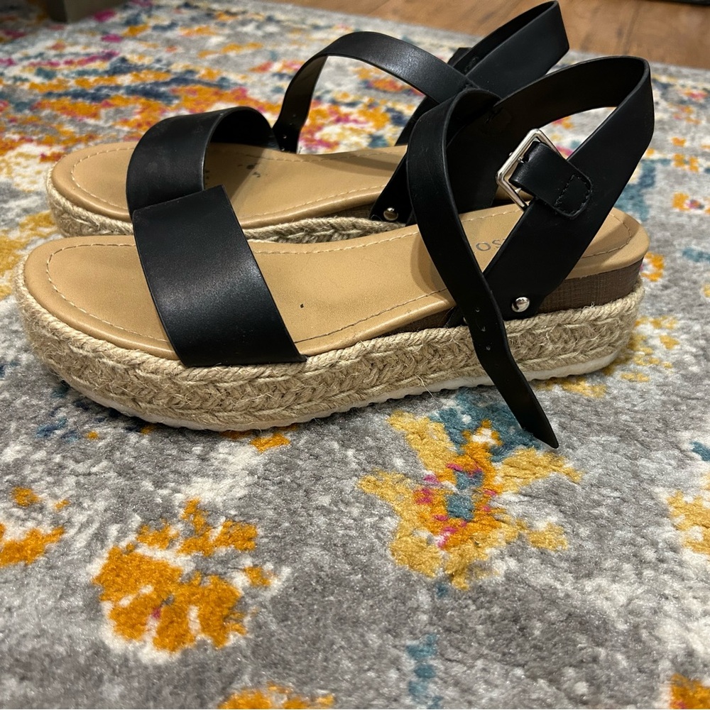 Versona platforms - Picture 2 of 2